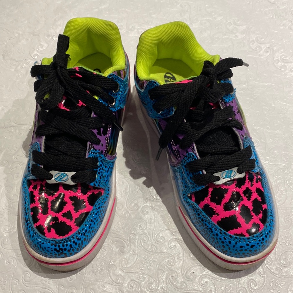 HEELYS WHEELED SKATE SHOES SZ US 2 GIRL